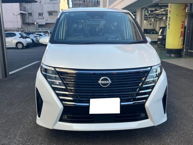 セレナ ｅ－パワー　ハイウェイスターＶ　全周囲カメラ　ＴＶ　クリアランスソナー　オートクルーズコントロール　レーンアシスト　衝突被害軽減システム　両側電動スライドドア　オートマチックハイビーム　オートライト　ＬＥＤヘッドランプ　スマートキー（11枚目）