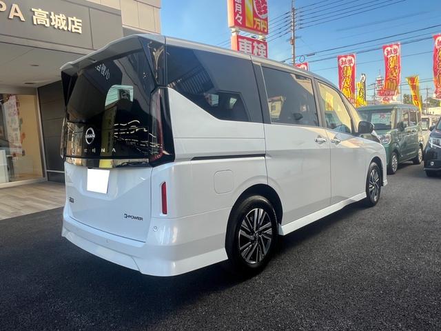 セレナ ｅ－パワー　ハイウェイスターＶ　全周囲カメラ　ＴＶ　クリアランスソナー　オートクルーズコントロール　レーンアシスト　衝突被害軽減システム　両側電動スライドドア　オートマチックハイビーム　オートライト　ＬＥＤヘッドランプ　スマートキー（14枚目）