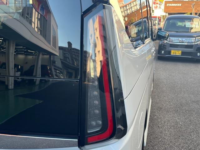 セレナ ｅ－パワー　ハイウェイスターＶ　全周囲カメラ　ＴＶ　クリアランスソナー　オートクルーズコントロール　レーンアシスト　衝突被害軽減システム　両側電動スライドドア　オートマチックハイビーム　オートライト　ＬＥＤヘッドランプ　スマートキー（27枚目）