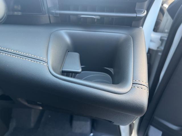 セレナ ｅ－パワー　ハイウェイスターＶ　全周囲カメラ　ＴＶ　クリアランスソナー　オートクルーズコントロール　レーンアシスト　衝突被害軽減システム　両側電動スライドドア　オートマチックハイビーム　オートライト　ＬＥＤヘッドランプ　スマートキー（39枚目）