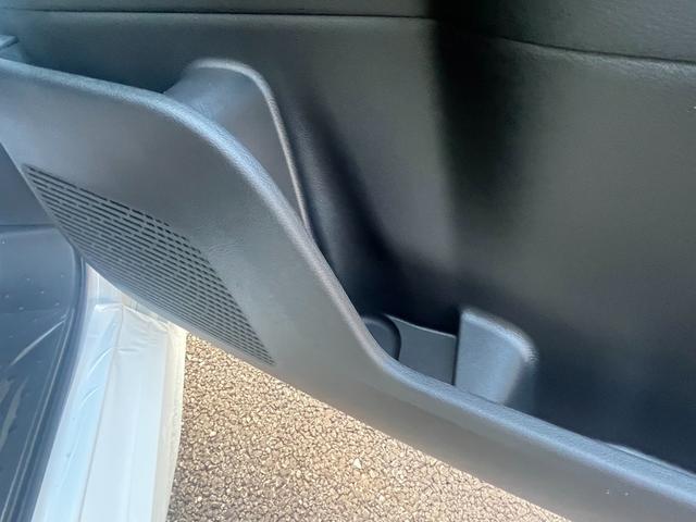 セレナ ｅ－パワー　ハイウェイスターＶ　全周囲カメラ　ＴＶ　クリアランスソナー　オートクルーズコントロール　レーンアシスト　衝突被害軽減システム　両側電動スライドドア　オートマチックハイビーム　オートライト　ＬＥＤヘッドランプ　スマートキー（43枚目）