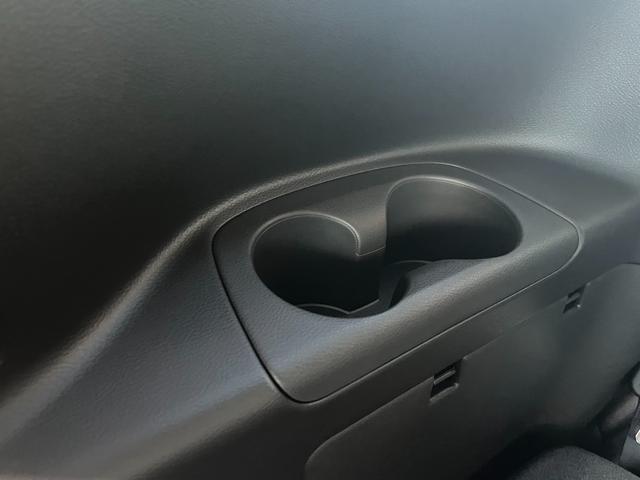 セレナ ｅ－パワー　ハイウェイスターＶ　全周囲カメラ　ＴＶ　クリアランスソナー　オートクルーズコントロール　レーンアシスト　衝突被害軽減システム　両側電動スライドドア　オートマチックハイビーム　オートライト　ＬＥＤヘッドランプ　スマートキー（52枚目）