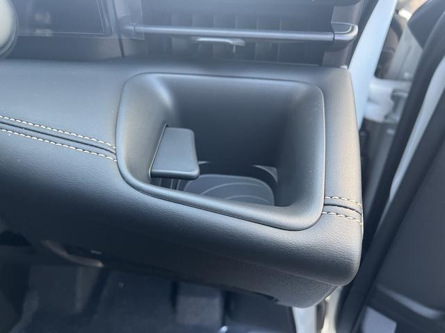 セレナ e-パワー ハイウェイスターV 全周囲カメラ TV クリアランスソナー オートクルーズコントロール レーンアシスト 衝突被害軽減システム 両側電動スライドドア オートマチックハイビーム オートライト LEDヘッドランプ スマートキー(42枚目)