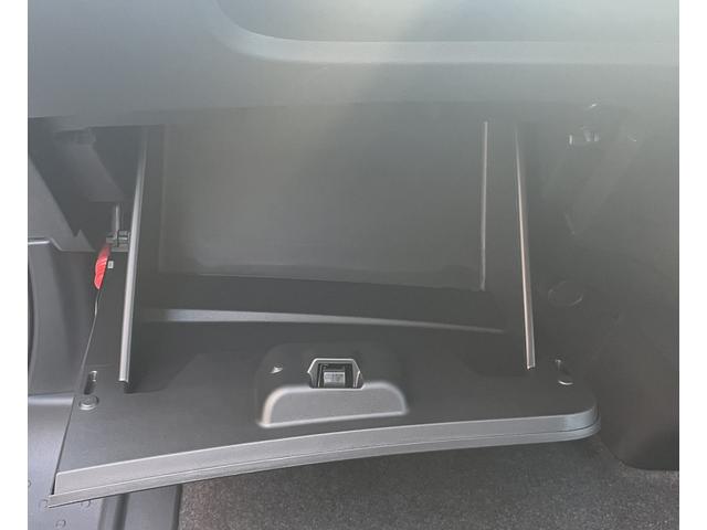 セレナ e-パワー ハイウェイスターV 全周囲カメラ TV クリアランスソナー オートクルーズコントロール レーンアシスト 衝突被害軽減システム 両側電動スライドドア オートマチックハイビーム オートライト LEDヘッドランプ スマートキー(54枚目)