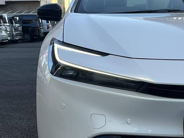 プリウス Ｚ　クリアランスソナー　レーンアシスト　オートクルーズコントロール　衝突被害軽減システム　全周囲カメラ　ナビ　アルミホイール　オートマチックハイビーム　オートライト　ＬＥＤヘッドランプ　ＣＶＴ（9枚目）