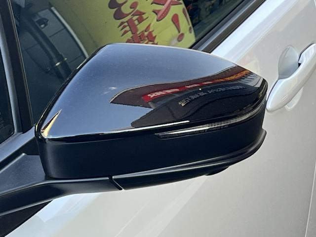 プリウス Ｚ　クリアランスソナー　レーンアシスト　オートクルーズコントロール　衝突被害軽減システム　全周囲カメラ　ナビ　アルミホイール　オートマチックハイビーム　オートライト　ＬＥＤヘッドランプ　ＣＶＴ（14枚目）