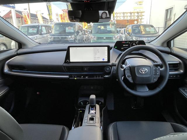 プリウス Ｚ　クリアランスソナー　レーンアシスト　オートクルーズコントロール　衝突被害軽減システム　全周囲カメラ　ナビ　アルミホイール　オートマチックハイビーム　オートライト　ＬＥＤヘッドランプ　ＣＶＴ（17枚目）