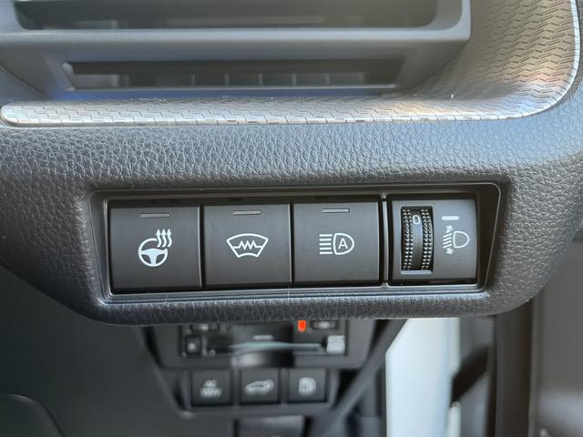 プリウス Ｚ　クリアランスソナー　レーンアシスト　オートクルーズコントロール　衝突被害軽減システム　全周囲カメラ　ナビ　アルミホイール　オートマチックハイビーム　オートライト　ＬＥＤヘッドランプ　ＣＶＴ（26枚目）