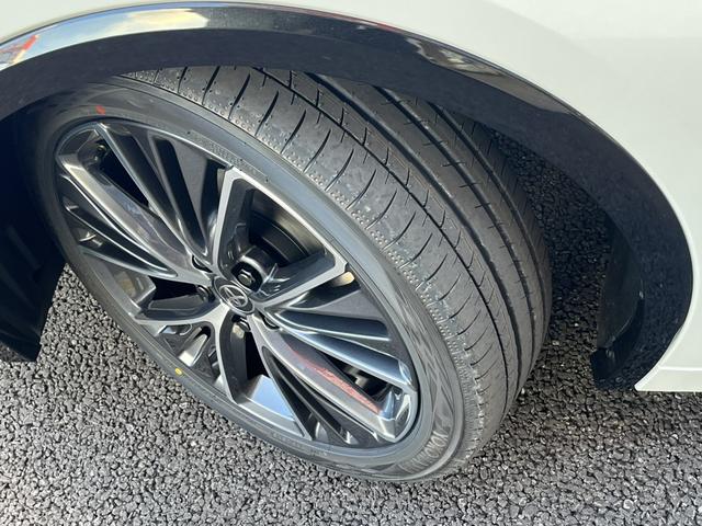 プリウス Ｚ　クリアランスソナー　レーンアシスト　オートクルーズコントロール　衝突被害軽減システム　全周囲カメラ　ナビ　アルミホイール　オートマチックハイビーム　オートライト　ＬＥＤヘッドランプ　ＣＶＴ（31枚目）