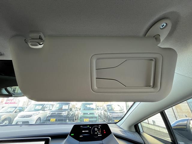 プリウス Ｚ　クリアランスソナー　レーンアシスト　オートクルーズコントロール　衝突被害軽減システム　全周囲カメラ　ナビ　アルミホイール　オートマチックハイビーム　オートライト　ＬＥＤヘッドランプ　ＣＶＴ（45枚目）