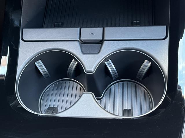 プリウス Ｚ　クリアランスソナー　レーンアシスト　オートクルーズコントロール　衝突被害軽減システム　全周囲カメラ　ナビ　アルミホイール　オートマチックハイビーム　オートライト　ＬＥＤヘッドランプ　ＣＶＴ（47枚目）