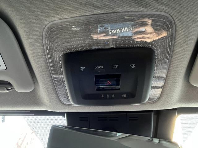 プリウス Ｚ　クリアランスソナー　レーンアシスト　オートクルーズコントロール　衝突被害軽減システム　全周囲カメラ　ナビ　アルミホイール　オートマチックハイビーム　オートライト　ＬＥＤヘッドランプ　ＣＶＴ（52枚目）