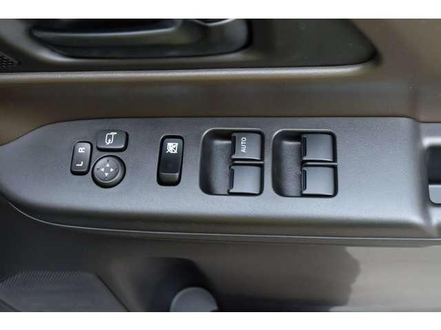 スペーシア ハイブリッドG 両側スライドドア クリアランスソナー 衝突被害軽減システム オートライト LEDヘッドランプ スマートキー アイドリングストップ 電動格納ミラー ベンチシート CVT 盗難防止システム ABS ESC(11枚目)