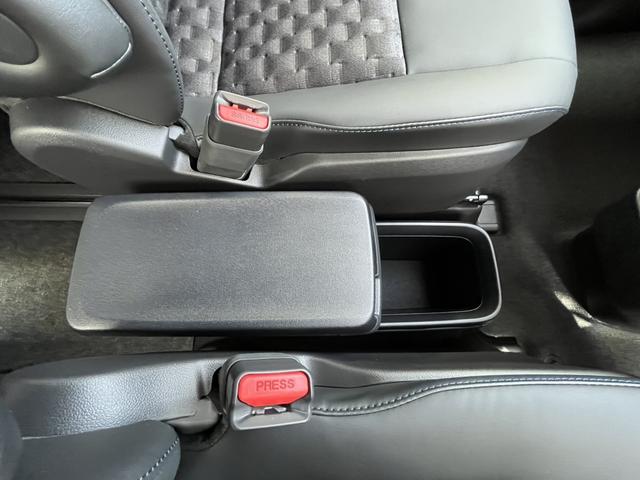 ヴォクシー S-Z 全周囲カメラ ナビ クリアランスソナー オートクルーズコントロール レーンアシスト パークアシスト 衝突被害軽減システム 両側電動スライドドア オートマチックハイビーム オートライト(38枚目)