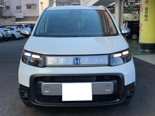 フリード ｅ：ＨＥＶクロスター　バックカメラ　クリアランスソナー　オートクルーズコントロール　レーンアシスト　衝突被害軽減システム　両側電動スライドドア　オートライト　ＬＥＤヘッドランプ　ヘッドライトウォッシャー　スマートキー（13枚目）