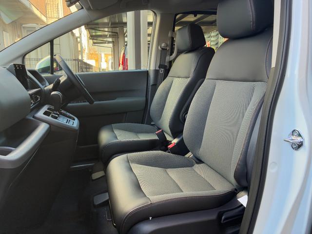 フリード ｅ：ＨＥＶクロスター　バックカメラ　クリアランスソナー　オートクルーズコントロール　レーンアシスト　衝突被害軽減システム　両側電動スライドドア　オートライト　ＬＥＤヘッドランプ　ヘッドライトウォッシャー　スマートキー（56枚目）