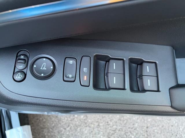 ヴェゼル e:HEV Z クリアランスソナー オートクルーズコントロール レーンアシスト 衝突被害軽減システム オートライト LEDヘッドランプ 電動リアゲート アルミホイール スマートキー 電動格納ミラー シートヒーター(11枚目)