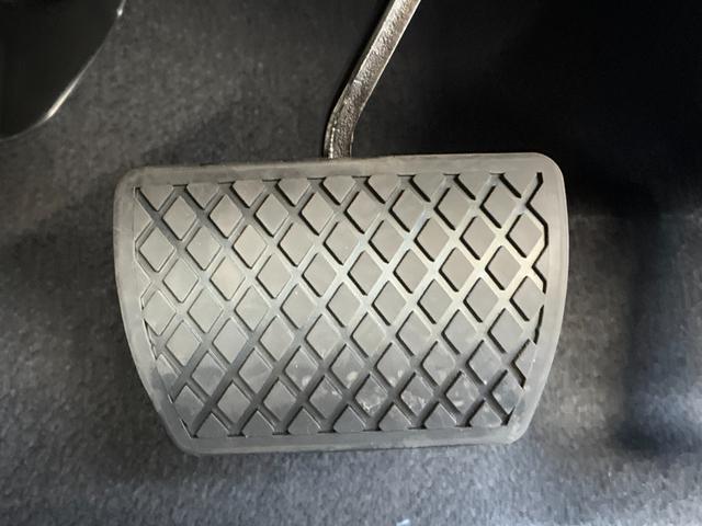 ヴェゼル e:HEV Z クリアランスソナー オートクルーズコントロール レーンアシスト 衝突被害軽減システム オートライト LEDヘッドランプ 電動リアゲート アルミホイール スマートキー 電動格納ミラー シートヒーター(26枚目)