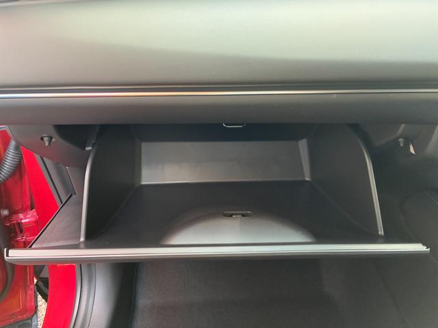 ヴェゼル e:HEV Z クリアランスソナー オートクルーズコントロール レーンアシスト 衝突被害軽減システム オートライト LEDヘッドランプ 電動リアゲート アルミホイール スマートキー 電動格納ミラー シートヒーター(35枚目)