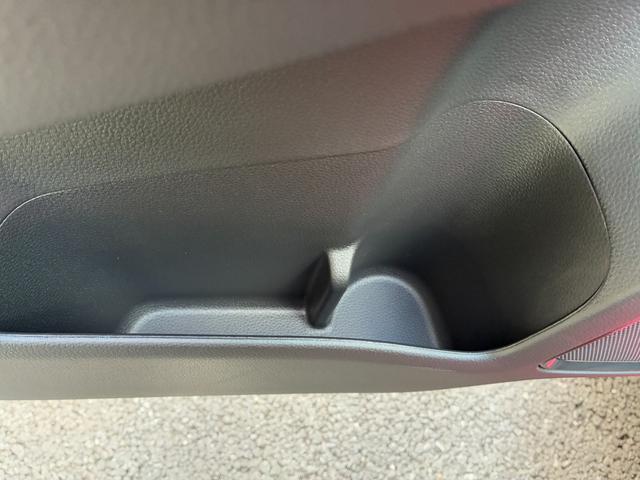 ヴェゼル e:HEV Z クリアランスソナー オートクルーズコントロール レーンアシスト 衝突被害軽減システム オートライト LEDヘッドランプ 電動リアゲート アルミホイール スマートキー 電動格納ミラー シートヒーター(46枚目)