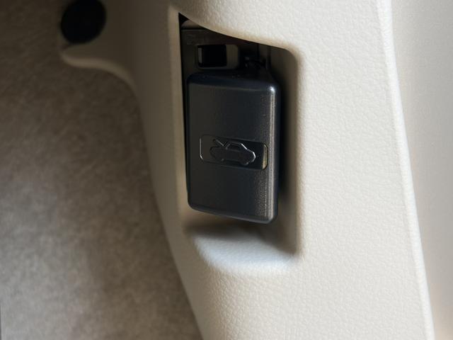 アルトラパン ハイブリッドＧ　クリアランスソナー　レーンアシスト　衝突被害軽減システム　オートライト　スマートキー　アイドリングストップ　電動格納ミラー　シートヒーター　ベンチシート　ＣＶＴ　盗難防止システム　ＡＢＳ　ＥＳＣ（46枚目）