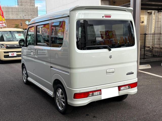 エブリイワゴン ＰＺターボ　両側スライド・片側電動　クリアランスソナー　レーンアシスト　衝突被害軽減システム　オートライト　ＬＥＤヘッドランプ　スマートキー　アイドリングストップ　電動格納ミラー　シートヒーター　ベンチシート（7枚目）