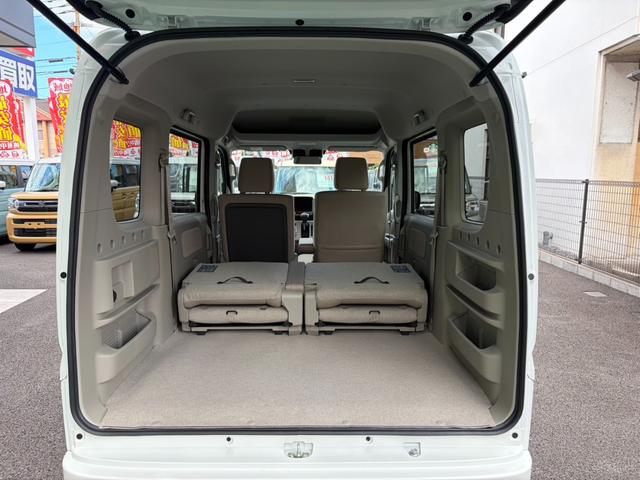 エブリイワゴン ＰＺターボ　両側スライド・片側電動　クリアランスソナー　レーンアシスト　衝突被害軽減システム　オートライト　ＬＥＤヘッドランプ　スマートキー　アイドリングストップ　電動格納ミラー　シートヒーター　ベンチシート（12枚目）