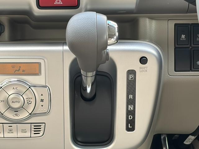 エブリイワゴン ＰＺターボ　両側スライド・片側電動　クリアランスソナー　レーンアシスト　衝突被害軽減システム　オートライト　ＬＥＤヘッドランプ　スマートキー　アイドリングストップ　電動格納ミラー　シートヒーター　ベンチシート（20枚目）