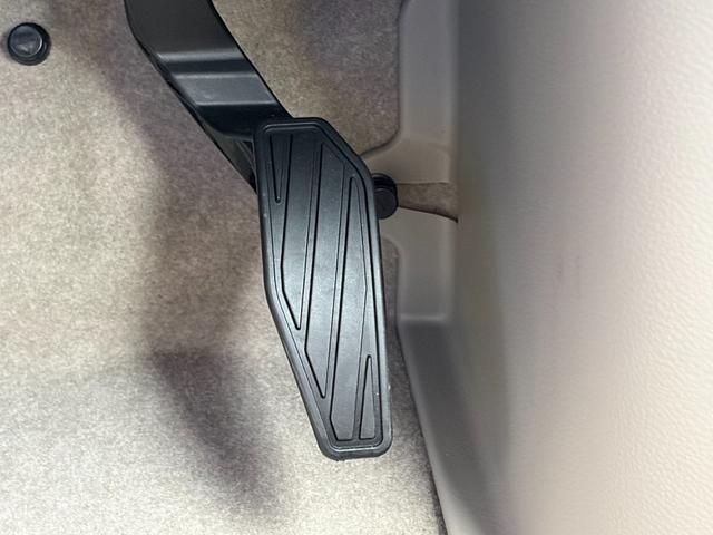 エブリイワゴン ＰＺターボ　両側スライド・片側電動　クリアランスソナー　レーンアシスト　衝突被害軽減システム　オートライト　ＬＥＤヘッドランプ　スマートキー　アイドリングストップ　電動格納ミラー　シートヒーター　ベンチシート（46枚目）