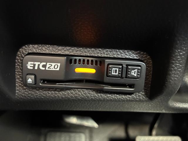 ヴェゼル ｅ：ＨＥＶ　Ｚ・ＰＬａＹパッケージ　バックカメラ　クリアランスソナー　オートクルーズコントロール　レーンアシスト　衝突被害軽減システム　ナビ　ＴＶ　オートライト　ＬＥＤヘッドランプ　電動リアゲート　アルミホイール　スマートキー（12枚目）