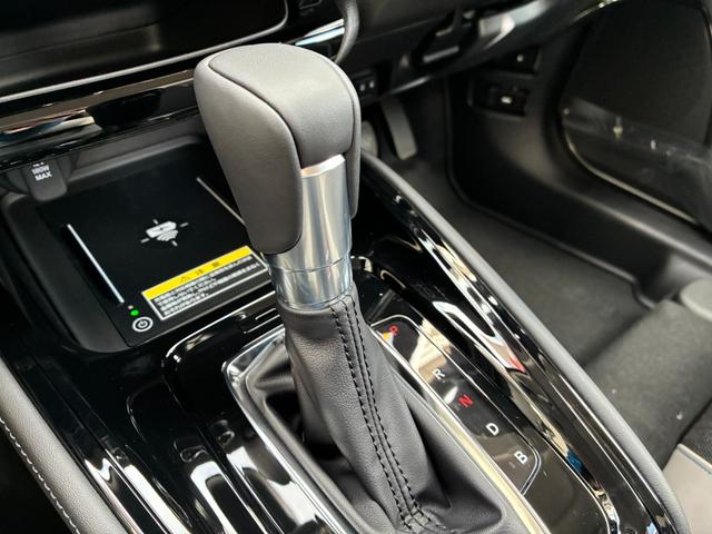 ヴェゼル ｅ：ＨＥＶ　Ｚ・ＰＬａＹパッケージ　バックカメラ　クリアランスソナー　オートクルーズコントロール　レーンアシスト　衝突被害軽減システム　ナビ　ＴＶ　オートライト　ＬＥＤヘッドランプ　電動リアゲート　アルミホイール　スマートキー（16枚目）