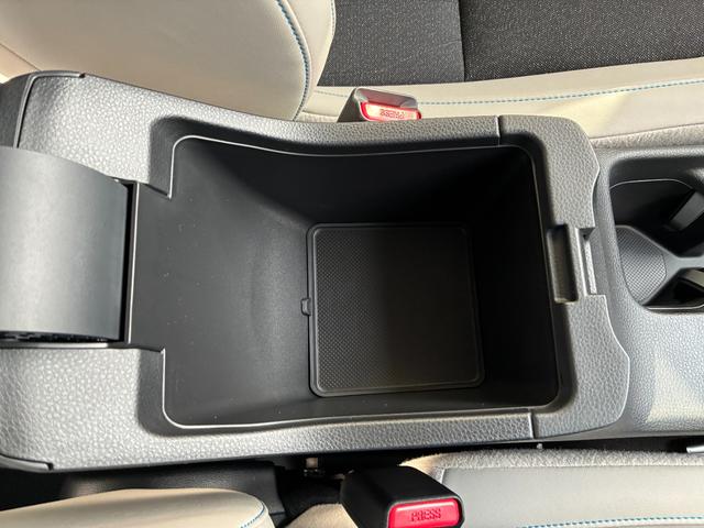 ヴェゼル ｅ：ＨＥＶ　Ｚ・ＰＬａＹパッケージ　バックカメラ　クリアランスソナー　オートクルーズコントロール　レーンアシスト　衝突被害軽減システム　ナビ　ＴＶ　オートライト　ＬＥＤヘッドランプ　電動リアゲート　アルミホイール　スマートキー（52枚目）