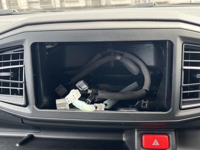 ミライース Ｌ　ＳＡＩＩＩ　バックカメラ　クリアランスソナー　衝突被害軽減システム　オートマチックハイビーム　オートライト　キーレスエントリー　アイドリングストップ　ＣＶＴ　盗難防止システム　ＡＢＳ　ＥＳＣ　衝突安全ボディ（4枚目）