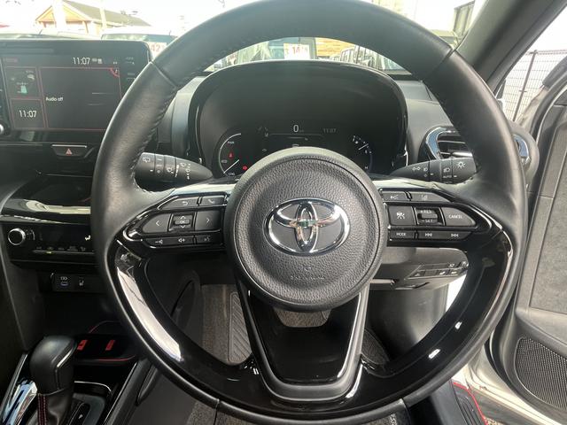 ヤリスクロス ハイブリッドＺ　ドライブレコーダー　ＥＴＣ　全周囲カメラ　クリアランスソナー　オートクルーズコントロール　レーンアシスト　衝突被害軽減システム　オートマチックハイビーム　オートライト　ＬＥＤヘッドランプ（4枚目）