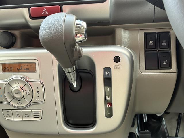 エブリイワゴン ＰＺターボ　両側スライド・片側電動　クリアランスソナー　レーンアシスト　衝突被害軽減システム　オートライト　ＬＥＤヘッドランプ　スマートキー　アイドリングストップ　電動格納ミラー　シートヒーター　ベンチシート（6枚目）