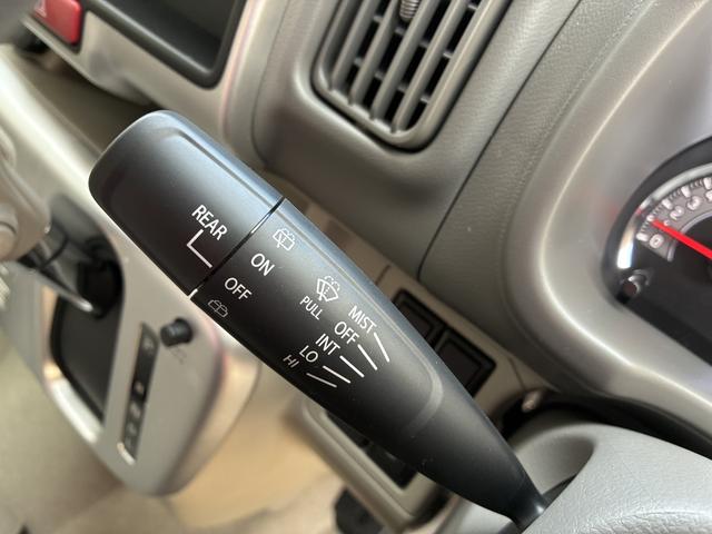 エブリイワゴン ＰＺターボ　両側スライド・片側電動　クリアランスソナー　レーンアシスト　衝突被害軽減システム　オートライト　ＬＥＤヘッドランプ　スマートキー　アイドリングストップ　電動格納ミラー　シートヒーター　ベンチシート（8枚目）