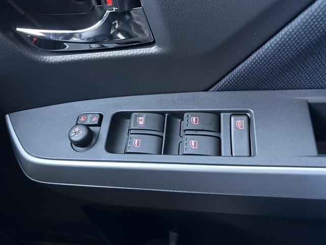 ルーミー カスタムＧ　バックカメラ　ＴＶ　両側電動スライドドア　クリアランスソナー　オートクルーズコントロール　衝突被害軽減システム　アルミホイール　オートライト　ＬＥＤヘッドランプ　スマートキー　アイドリングストップ（12枚目）