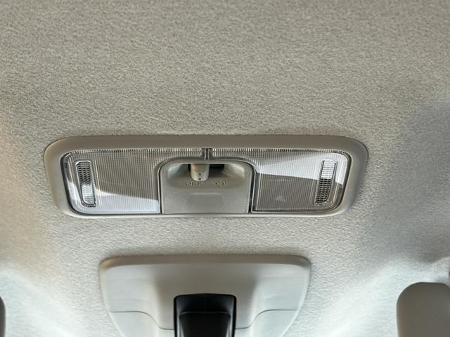 ルーミー カスタムＧ　バックカメラ　ＴＶ　両側電動スライドドア　クリアランスソナー　オートクルーズコントロール　衝突被害軽減システム　アルミホイール　オートライト　ＬＥＤヘッドランプ　スマートキー　アイドリングストップ（30枚目）