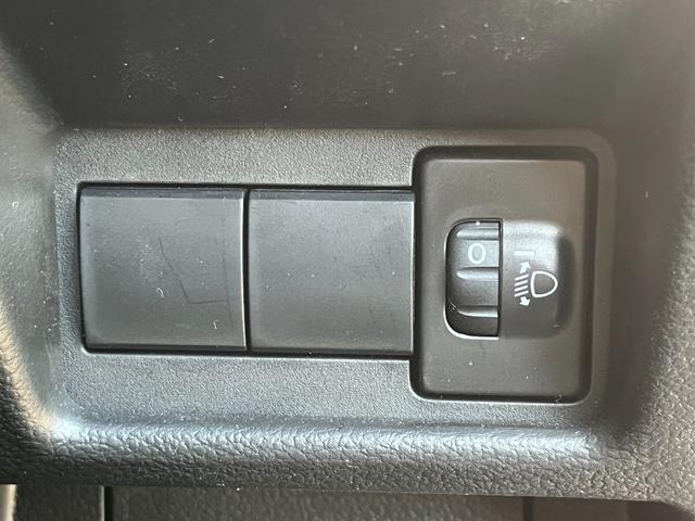 スペーシア ハイブリッドＧ　クリアランスソナー　衝突被害軽減システム　オートライト　ＬＥＤヘッドランプ　スマートキー　アイドリングストップ　電動格納ミラー　ベンチシート　ＣＶＴ　盗難防止システム　ＡＢＳ　ＥＳＣ　衝突安全ボディ（30枚目）