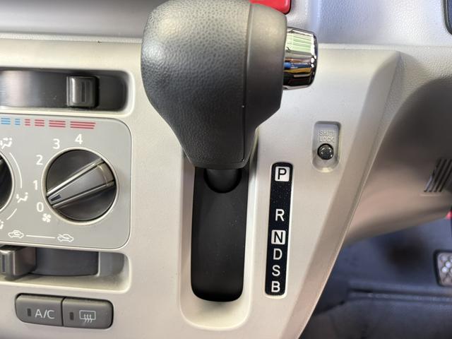 ミライース Ｘ　ＳＡＩＩＩ　ナビ　ＴＶ　クリアランスソナー　衝突被害軽減システム　オートマチックハイビーム　ＬＥＤヘッドランプ　キーレスエントリー　アイドリングストップ　電動格納ミラー　ＣＶＴ　盗難防止システム　ＡＢＳ　ＥＳＣ（8枚目）