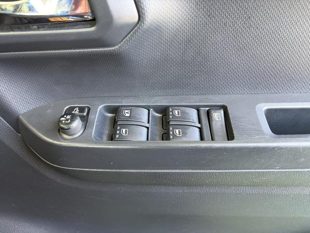 ミライース Ｘ　ＳＡＩＩＩ　ナビ　ＴＶ　クリアランスソナー　衝突被害軽減システム　オートマチックハイビーム　ＬＥＤヘッドランプ　キーレスエントリー　アイドリングストップ　電動格納ミラー　ＣＶＴ　盗難防止システム　ＡＢＳ　ＥＳＣ（10枚目）