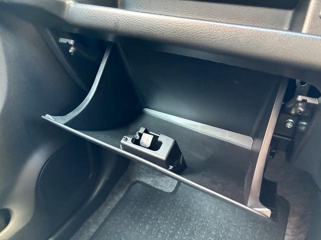 アルト Ｌ　クリアランスソナー　レーンアシスト　衝突被害軽減システム　オートライト　キーレスエントリー　アイドリングストップ　電動格納ミラー　シートヒーター　ＣＶＴ　盗難防止システム　ＡＢＳ　ＥＳＣ（26枚目）