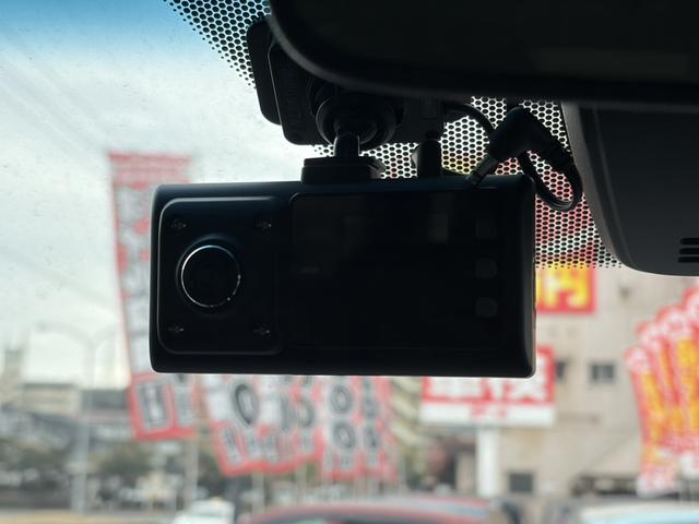 ステップワゴンスパーダ スパーダ・クールスピリット　ホンダセンシング　ドライブレコーダー　バックカメラ　ナビ　ＴＶ　クリアランスソナー　オートクルーズコントロール　レーンアシスト　衝突被害軽減システム　両側電動スライドドア　オートライト　ＬＥＤヘッドランプ　スマートキー（4枚目）