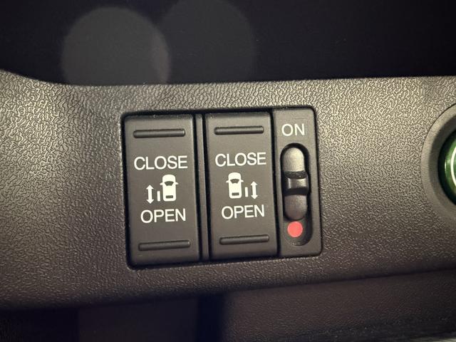 ステップワゴンスパーダ スパーダ・クールスピリット　ホンダセンシング　ドライブレコーダー　バックカメラ　ナビ　ＴＶ　クリアランスソナー　オートクルーズコントロール　レーンアシスト　衝突被害軽減システム　両側電動スライドドア　オートライト　ＬＥＤヘッドランプ　スマートキー（22枚目）