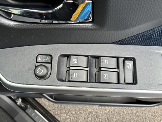 ルーミー カスタムＧ　バックカメラ　ＴＶ　両側電動スライドドア　クリアランスソナー　オートクルーズコントロール　衝突被害軽減システム　アルミホイール　オートライト　ＬＥＤヘッドランプ　スマートキー　アイドリングストップ（35枚目）