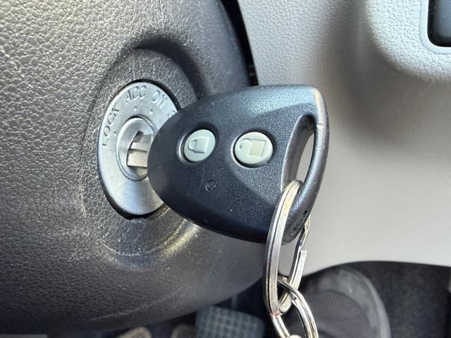 ���⌇�����Ȃ��A�C�e���ƂȂ����L�[���X�B�������t���Ă��܂��B���ڃL�[���������܂Ȃ��Ă��h�A�̎{���E�J�����o���܂��B�h�A���̃L�Y�h�~�ɂ��Ȃ�܂���