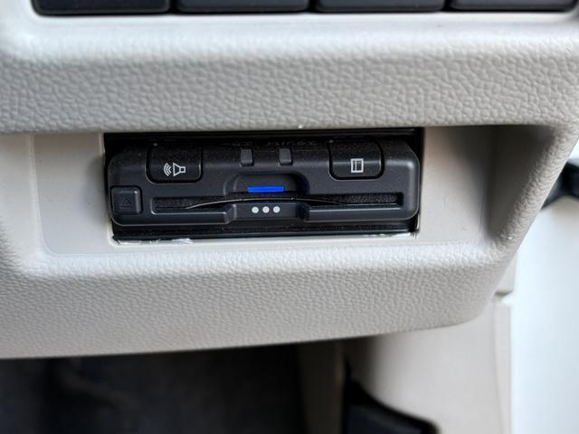 ワゴンＲ ハイブリッドＦＸ　ドライブレコーダー　ＥＴＣ　バックカメラ　ナビ　ＴＶ　レーンアシスト　衝突被害軽減システム　オートライト　キーレスエントリー　アイドリングストップ　電動格納ミラー　シートヒーター　ベンチシート　ＣＶＴ（8枚目）