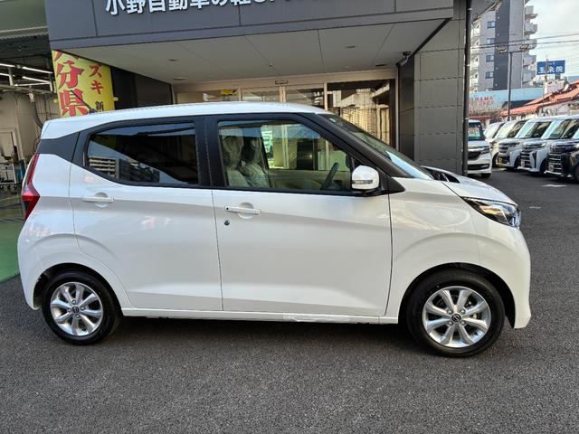 デイズ X 全周囲カメラ クリアランスソナー 衝突被害軽減システム オートライト スマートキー アイドリングストップ 電動格納ミラー ベンチシート CVT 盗難防止システム ABS ESC アルミホイール(4枚目)