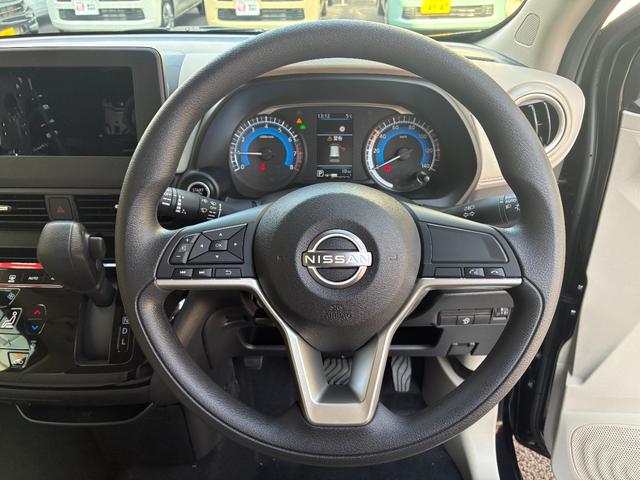 デイズ X 全周囲カメラ クリアランスソナー 衝突被害軽減システム オートライト スマートキー アイドリングストップ 電動格納ミラー ベンチシート CVT 盗難防止システム ABS ESC アルミホイール(13枚目)