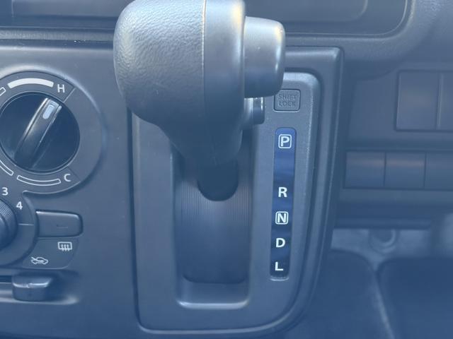 アルト Ｌ　クリアランスソナー　レーンアシスト　衝突被害軽減システム　オートライト　キーレスエントリー　アイドリングストップ　電動格納ミラー　シートヒーター　ＣＶＴ　盗難防止システム　ＡＢＳ　ＥＳＣ（5枚目）